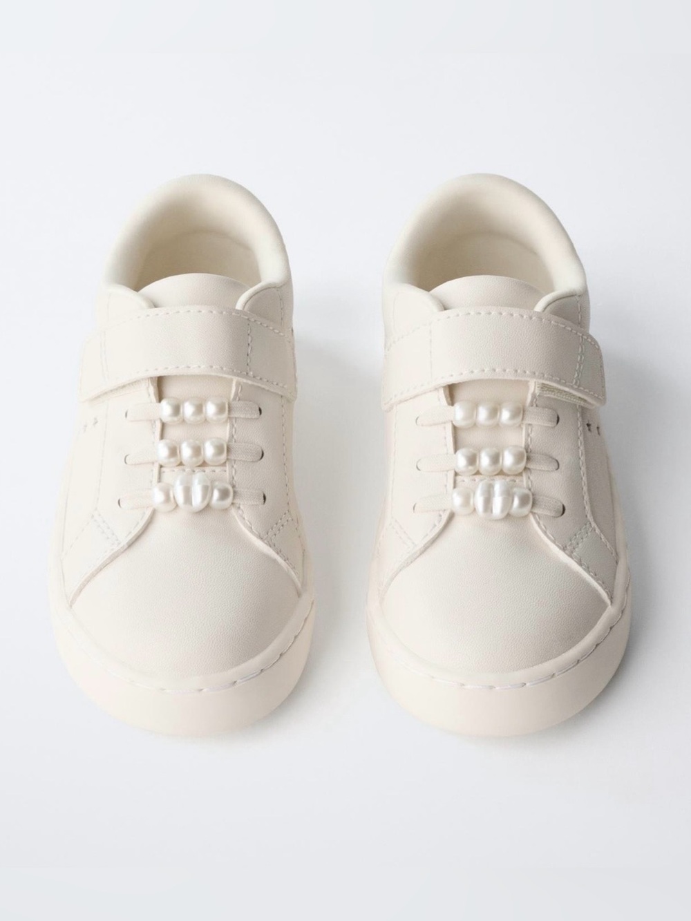 ZARA KIDS PEARL SNEAKERS NWT 
Size: 9 (6.1 INCHES) * Color: WHITE